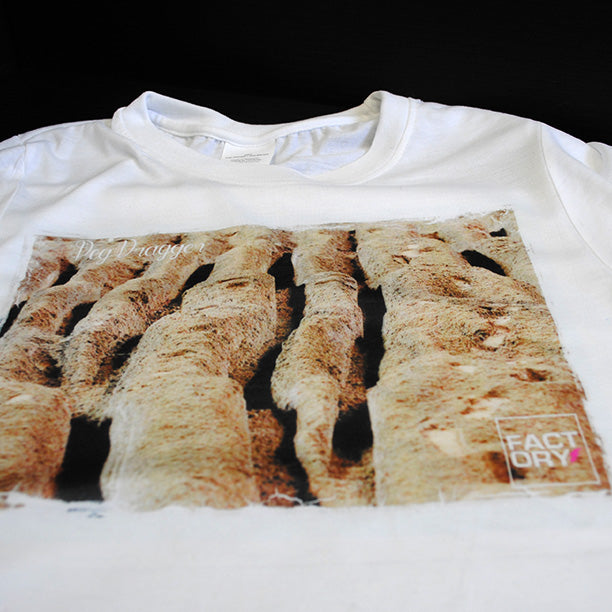 "Peg Dragger" T-shirt in Ice White